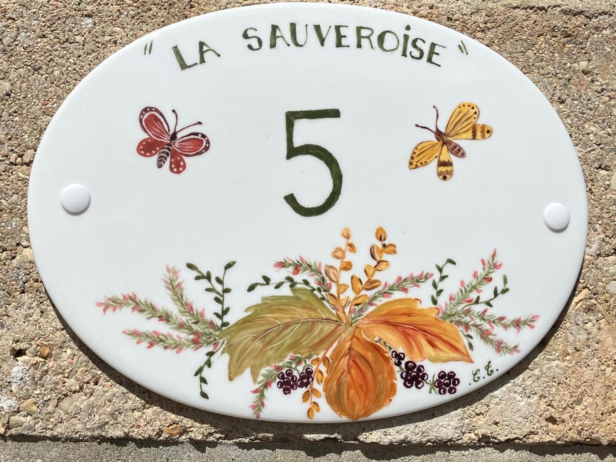 La Sauveroise Saint-Sauveur-en-Puisaye Exteriör bild